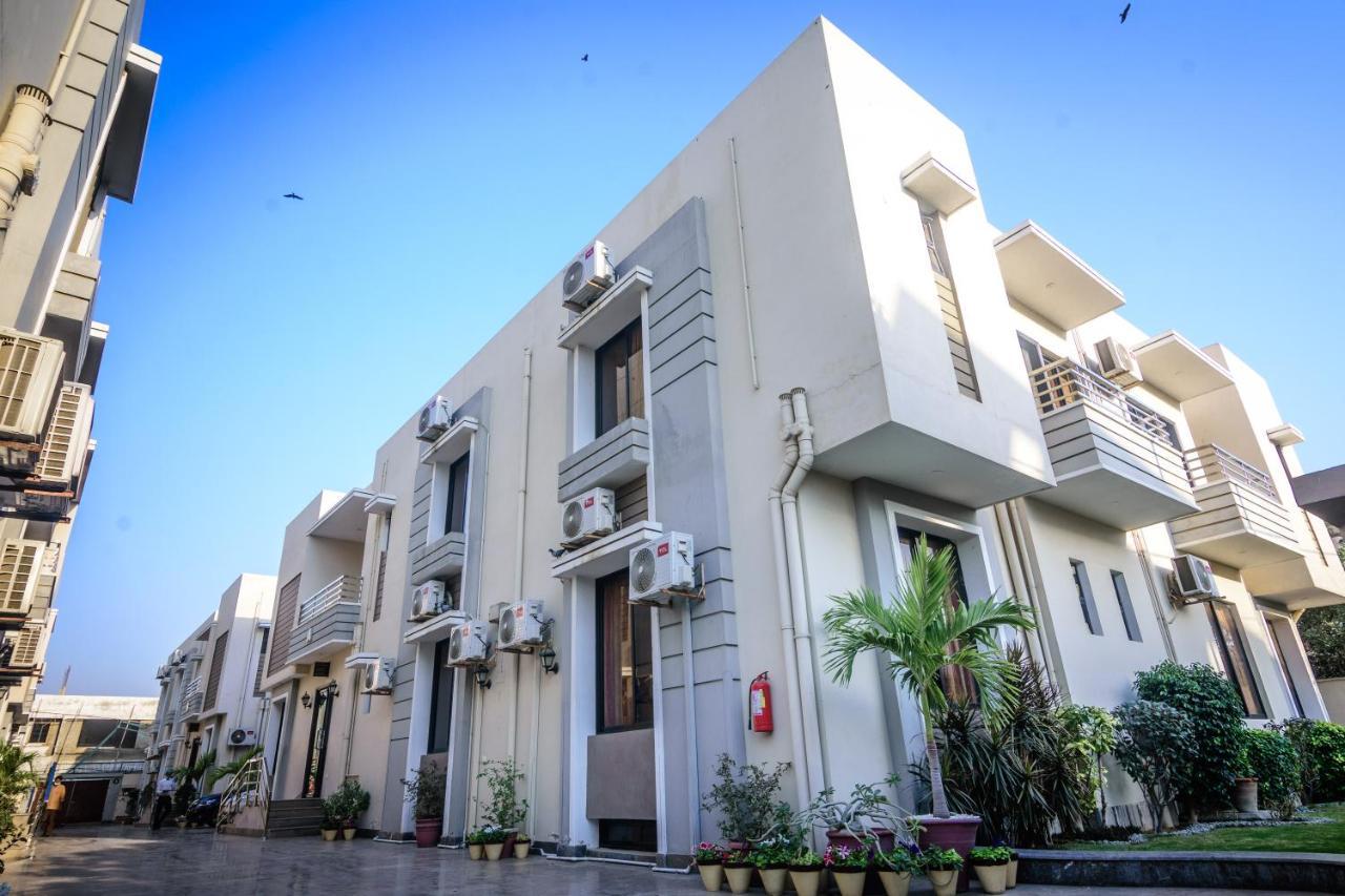 LOKAL Rooms x Shahrah-e-Faisal  Karatschi Exterior foto